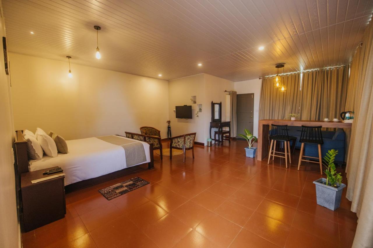 Misty Courtyard Resort Chinnakanal Esterno foto