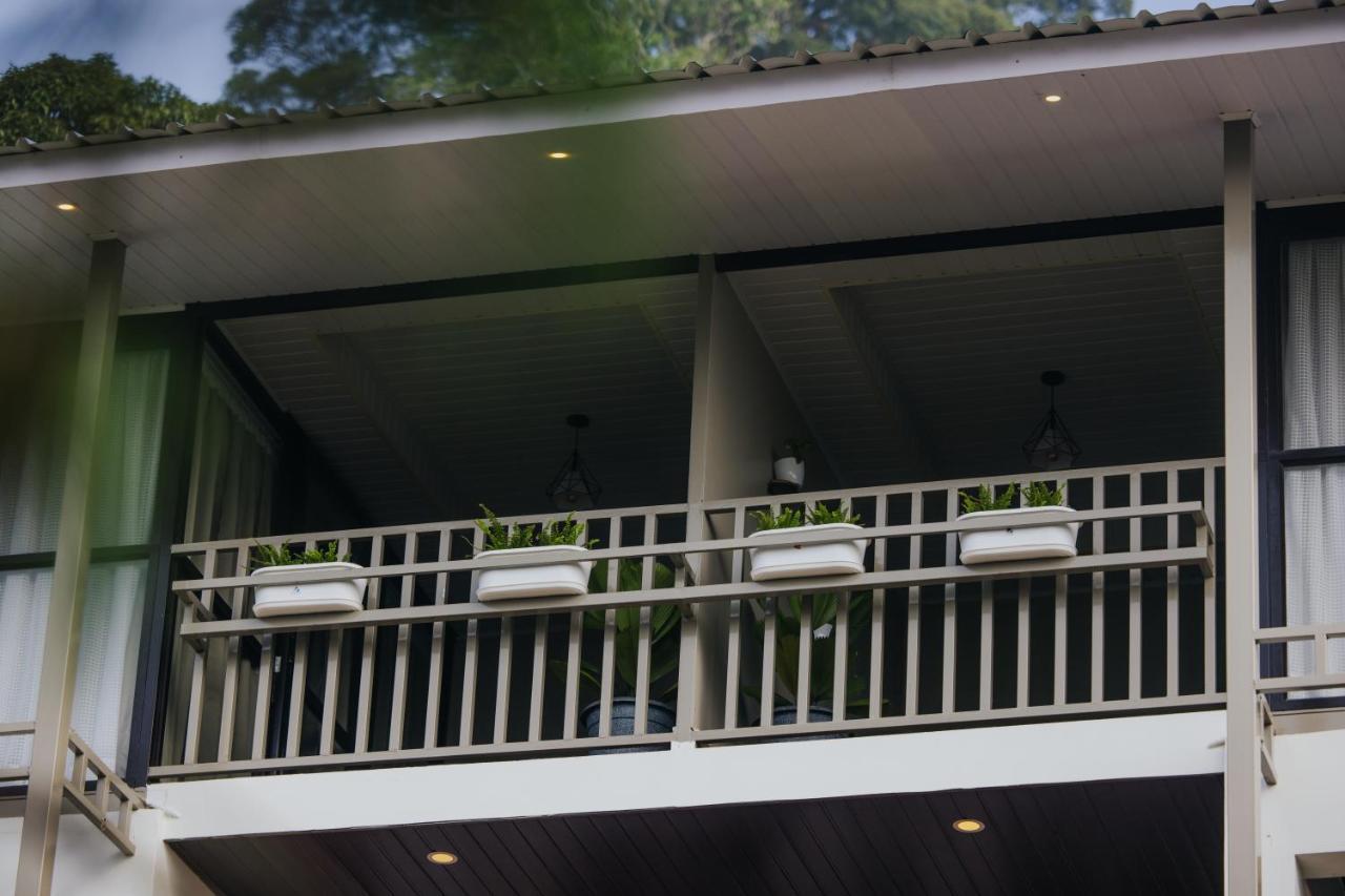 Misty Courtyard Resort Chinnakanal Esterno foto