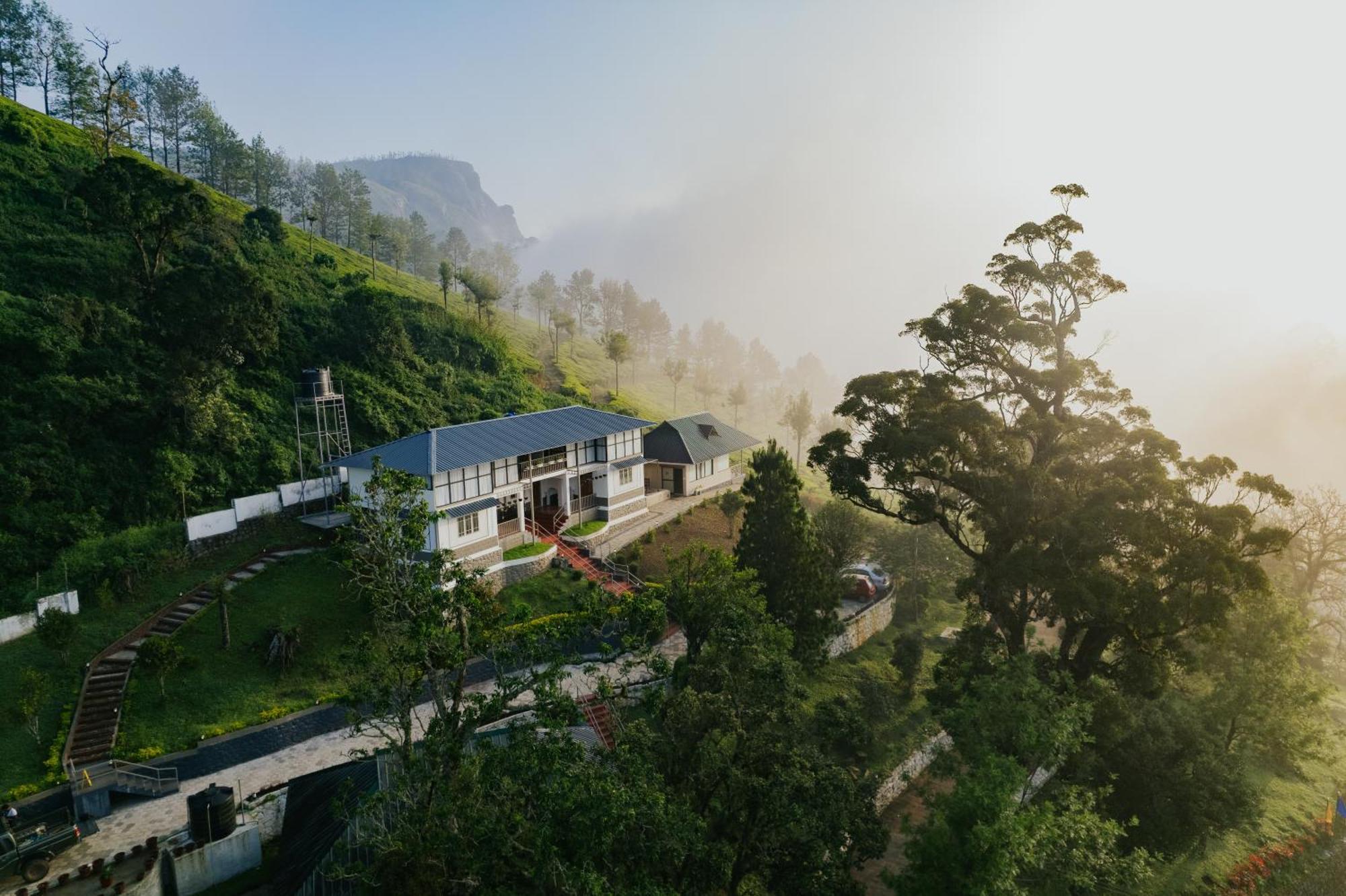Misty Courtyard Resort Chinnakanal Esterno foto